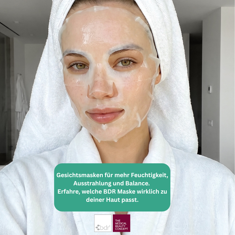 Frau mit feuchtigkeitsspendender BDR-Gesichtsmaske während einer professionellen Kosmetikbehandlung in der Beauty Lounge Trier.